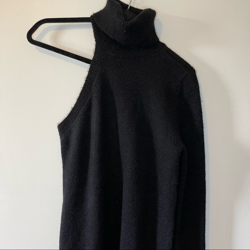 Michael Kors 🖤 Cutout Turtle-neck Sweater